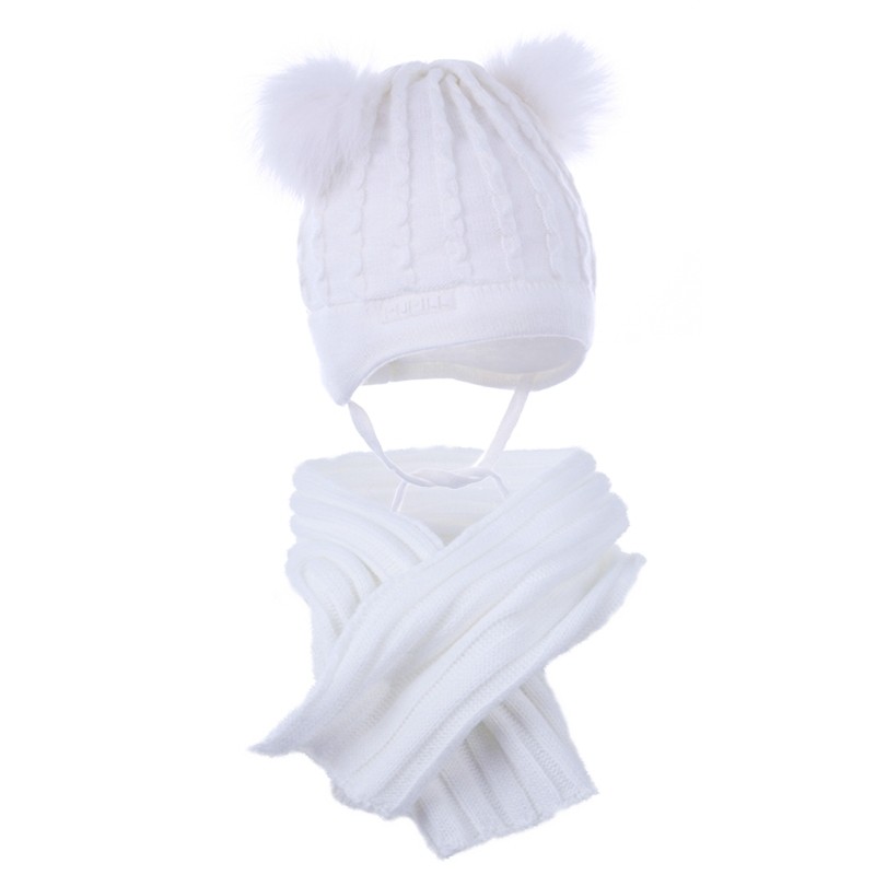 Komplet podložena kapa s cofki in šal za otroke Twice v beli barvi - Pupill