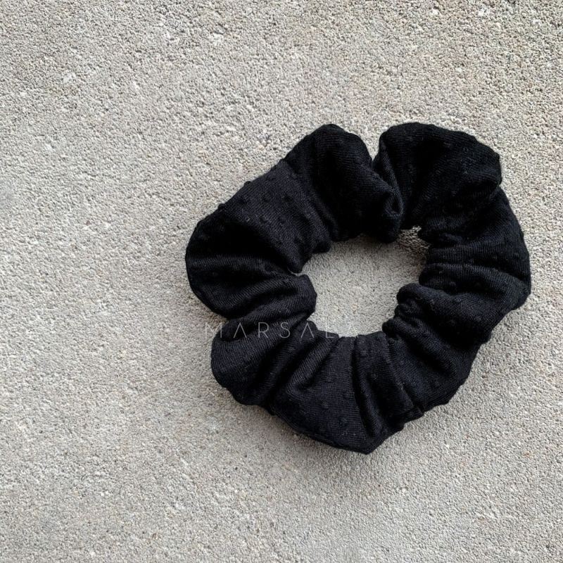 Elastika za lase scrunchie EMI Black - by Marsala