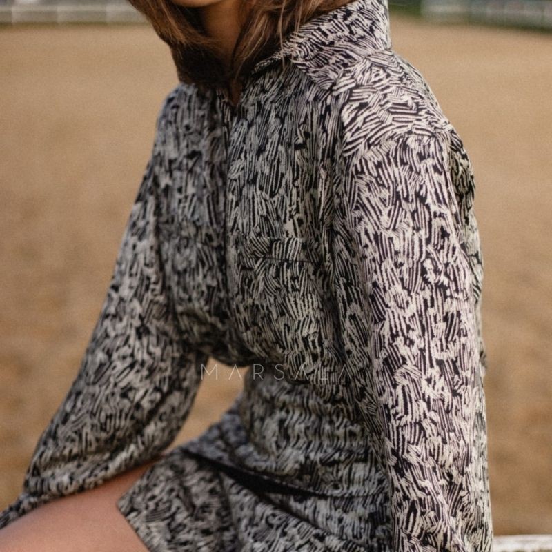 Viskozna srajca za ženske Supreme Sophisticated print - Marsala