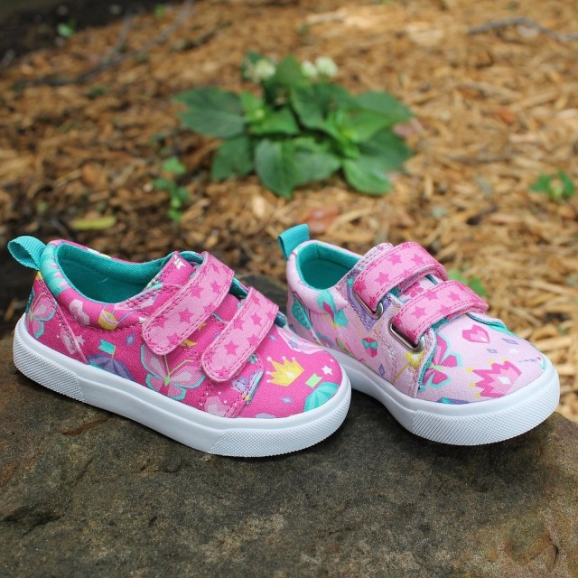 Superge na ježka za punčke Little Choice v potisku Fairytale - Chooze