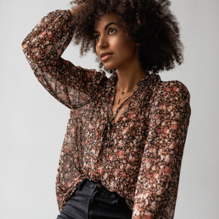 Rožasta bluza Emily Beige - By Marsala