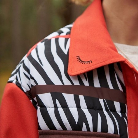 Dolg plašč v srajčnem kroju v vpadljivem Ginger Fire potisku - Naoko