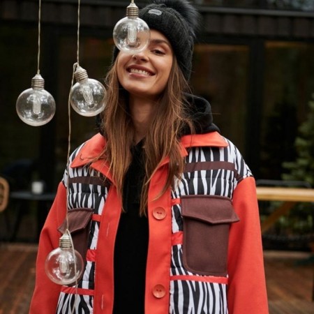 Dolg plašč v srajčnem kroju v vpadljivem Ginger Fire potisku - Naoko