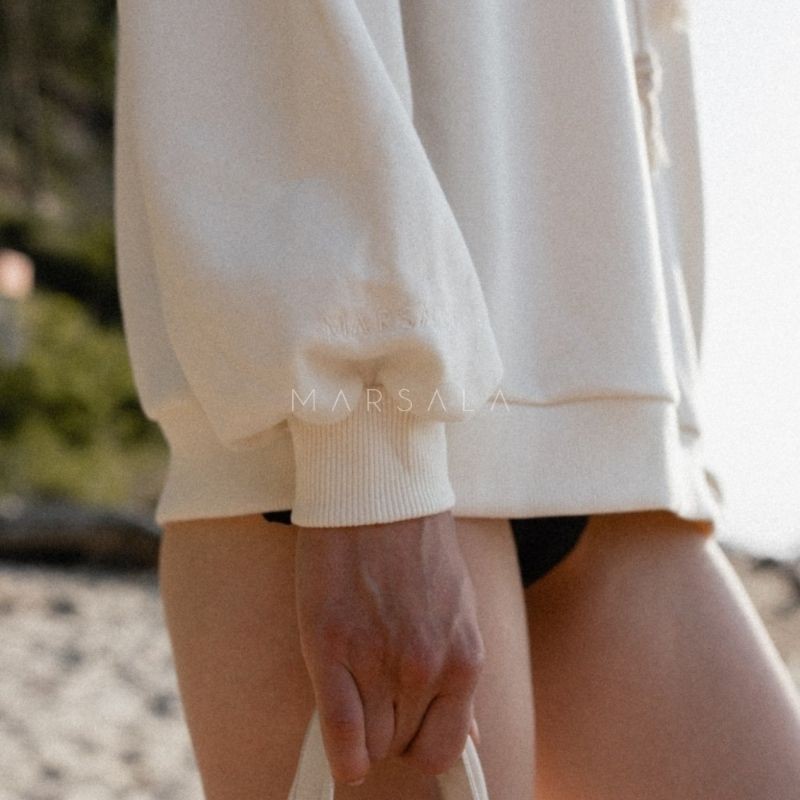 Udoben in topel pulover s kapuco za ženske Chillin v Cloud White barvi - Marsala