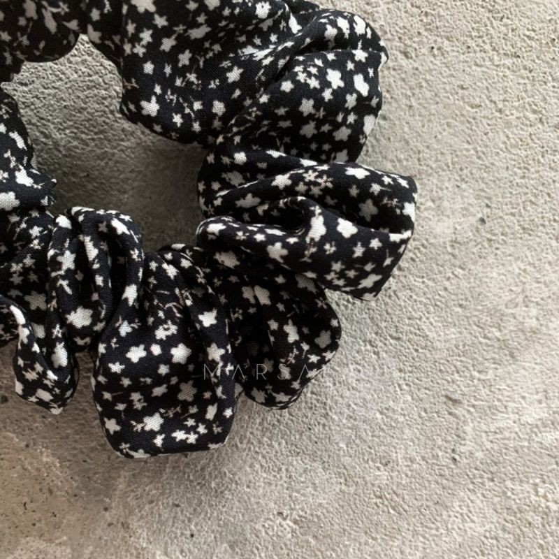 Elastika za lase scrunchie EMI Tiny flowers - by Marsala