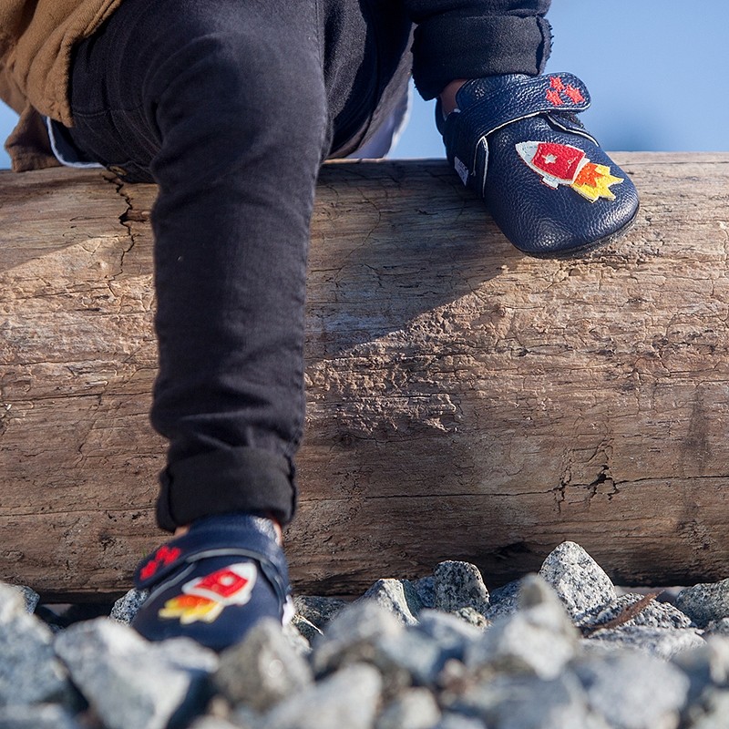 Usnjeni copati Riley Rocket Navy za fantke - Jack & Lily