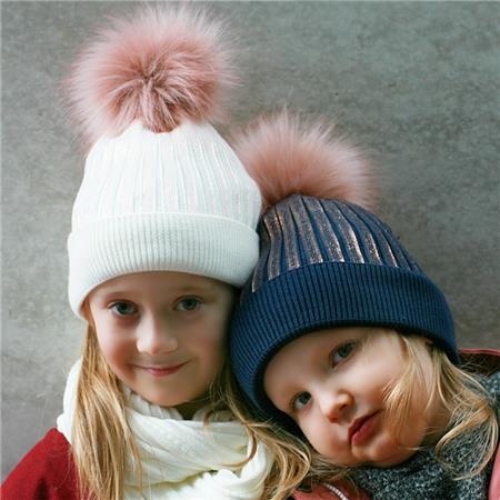 Zimska kapa s cofom JASSICA v beli barvi za punce - Pupill