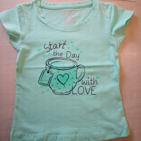 Bombažna majica s kratkimi rokavi Start the Day with Love v pastelno zeleni barvi - Losan