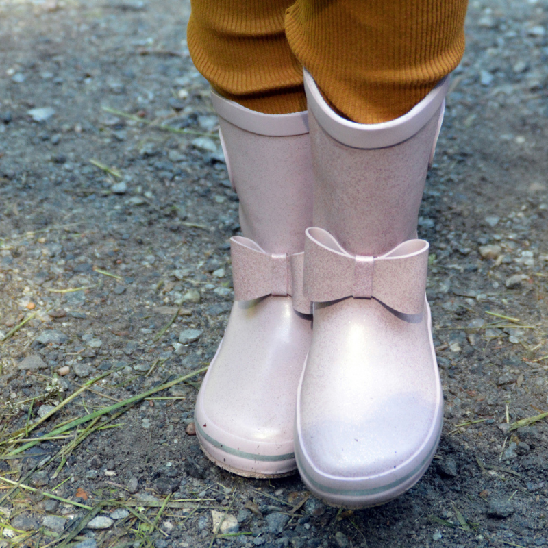 Dežni škornji iz naravne gume z mašno in bleščicami Faded Rose - Mikk - Line