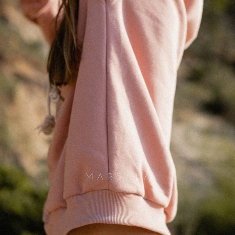 Udoben in topel pulover s kapuco za ženske Chillin v Dusty Pink barvi - Marsala